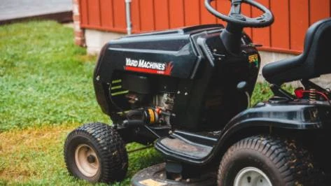 3 Big Reasons Lawn Mower Battery Boosts Your Yard Game